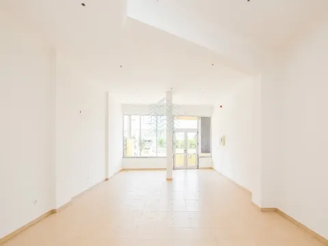Loja para Comércio ou Serviços em Torres Novas – 120 m²