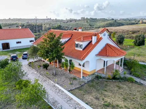 Moradia T3 em Carril - Torres Novas