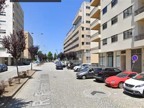 Lugar de Garagem + Arrumos - ao Hospital S. João