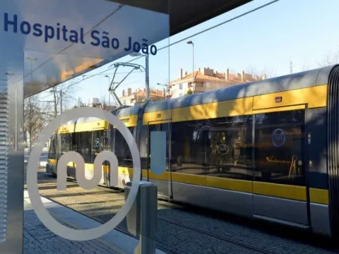 Land 1500m from H. S. João - Located 4 minutes from Hospital de S. João and 350m from Porto