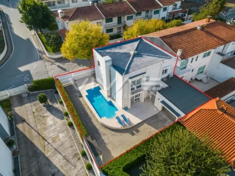 Maison 4 Chambre(s)+1