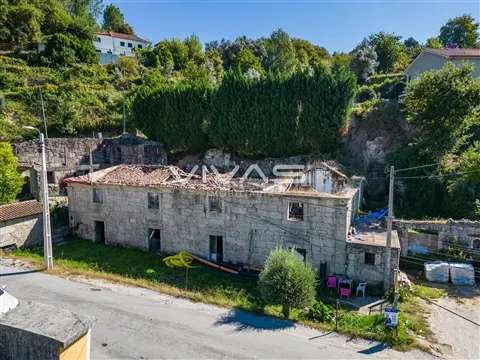 Detached house to restore Studio