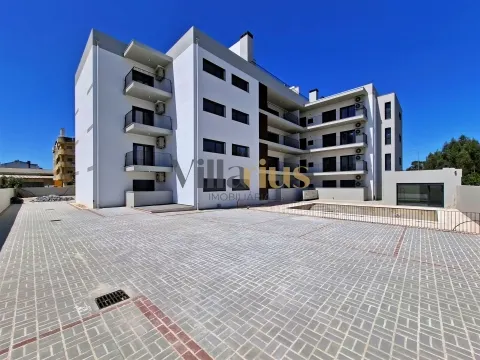 Apartamento T3 em Condomínio Fechado