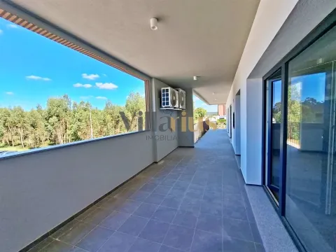 Apartamento T3 em Condomínio Fechado