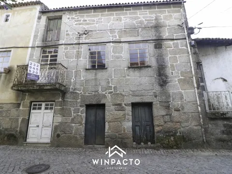 Detached house to restore T2