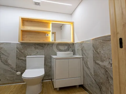 Apartamento T0 à venda em rua de Faria Guimarães 372