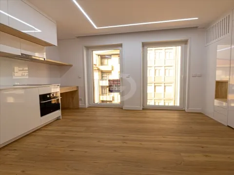 Apartamento T0 à venda em rua de Faria Guimarães 372