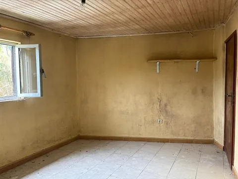 Moradia para Restaurar T1