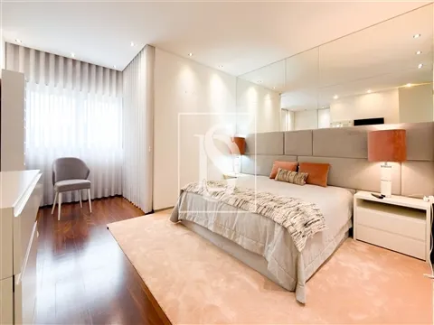 House T4