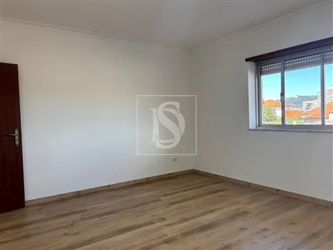 Apartamento T3 Remodelado em Darque