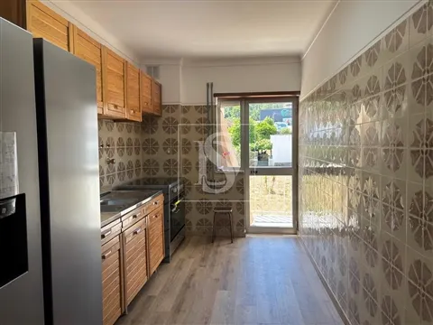 Apartamento T3 Remodelado em Darque