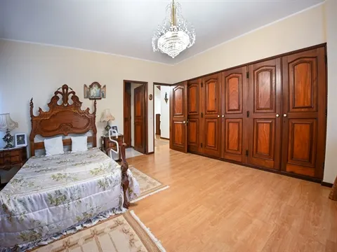 House T5