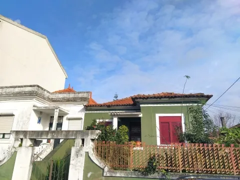 House T4