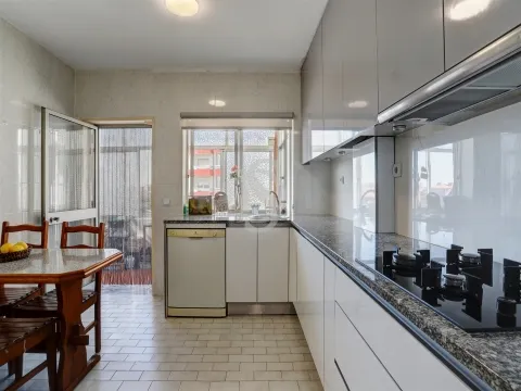 Apartamento T3 a 400m da praia