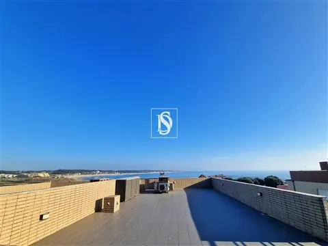 Apartamento T4 Remodelado com Terraço, Vista Rio e 2 Garagens - Vila do Conde