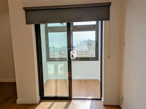 T1 Renovado a 70m da Praia com Vista Mar | Garagem fechada e AC