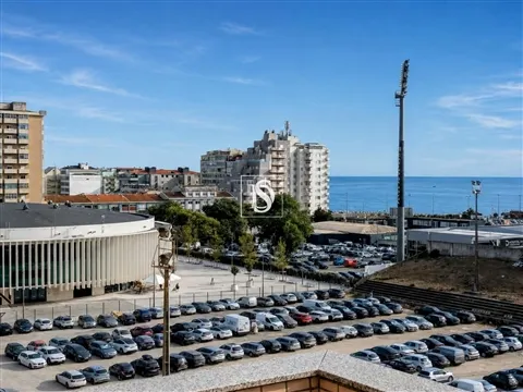 T3 Duplex Penthouse com Vista Mar e Terraço de 140 m² (Póvoa de Varzim)