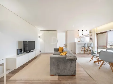 T1 Remodelado no Edifício Golfinho | Póvoa de Varzim