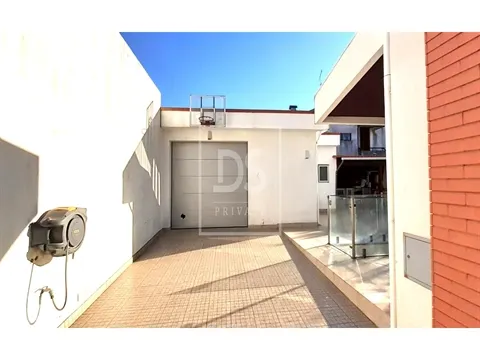 House T4