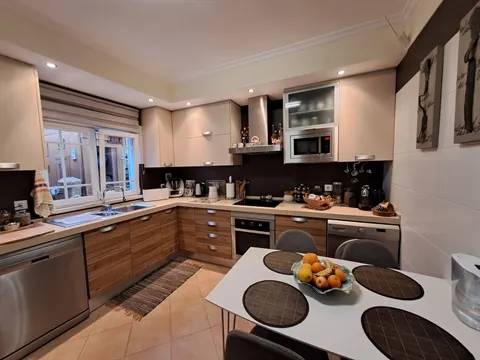 Moradia Geminada T2+2