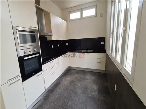 ARRENDAMENTO - Apartamento no centro da Póvoa de Varzim