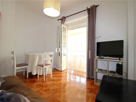 Apartamento T3 próximo Faculdade de Economia