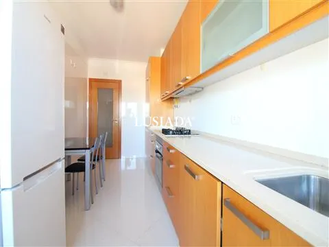 Apartamento T1 + garagem em S.Martinho do Bispo