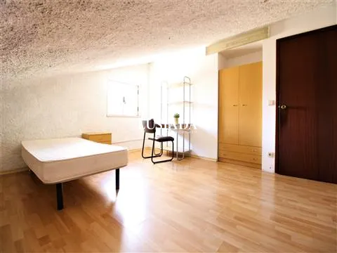 Quarto no Vale das Flores - ISEC - Polo II