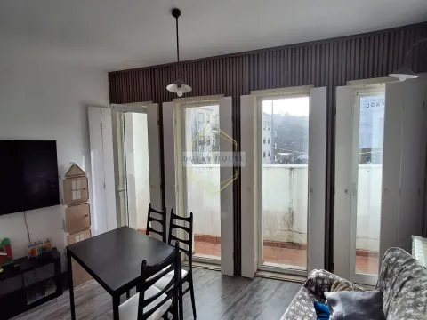 Apartamento T3 em Vouzela, dentro da vila