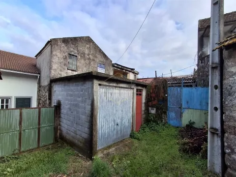 Moradia para restaurar em Oliveira de Frades