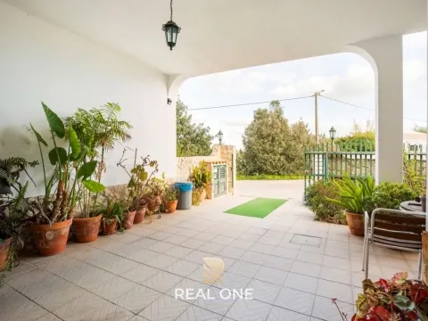 3 bedroom villa in Mosqueira