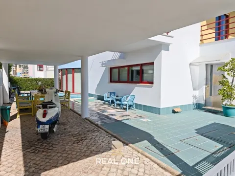 Villa de 3 habitaciones con piscina privada en la Marina de Albufeira