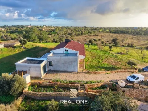 Villa privada com terreno 120.000 m2