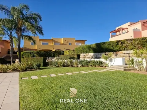 EN — Vilamoura – 3-Bedroom Villa in an Exclusive Private Condominium