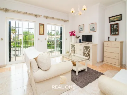 Appartement de 3 chambres à Vilamoura avec vue sur le parcours de golf et la piscine