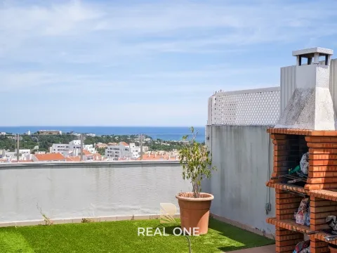 Apartamento T3 com vista mar e terraço