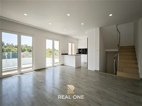 Villa Neuve de 3 Chambres avec Piscine Privée, Ascenseur et Garage | Albufeira