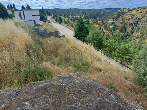 Terreno para construção, Bairro Verde, Miranda do Douro