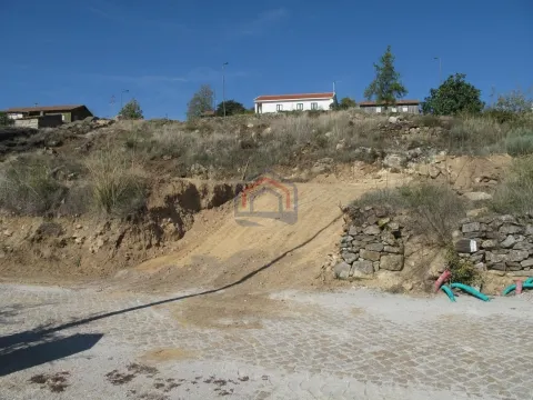Terreno para construção, Bairro Verde, Miranda do Douro