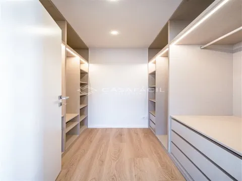 Dúplex T4 no centro de Alcochete!