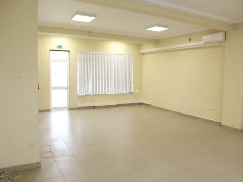 Loja com 61 m2 em Alcochete - Arrendamento