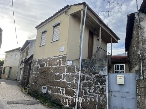 Moradia T2 para remodelar - Couço - Tondela