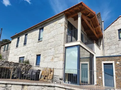 Moradia para habitação/ Turismo local - Caramulo