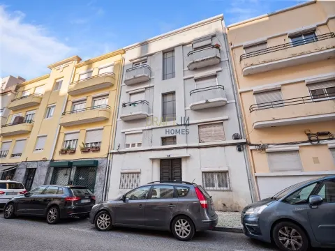 Apartamento T1 com Pátio Privativo