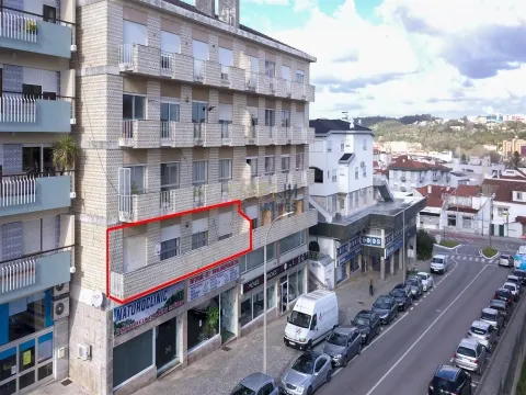 Apartamento T4 no coração de Leiria – Conforto, Espaço e Conveniência