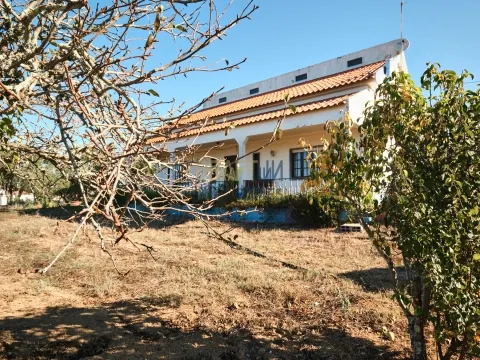 Fattoria di 8 ettari a Melides