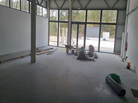 Nuevos almacenes y oficinas en Maceira – Leiria