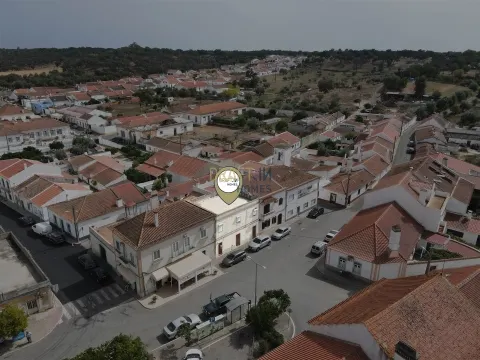 Edificio de tres unidades