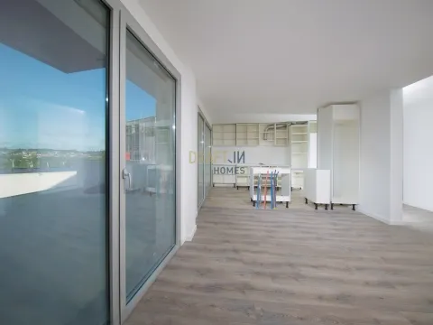 3-bedroom Duplex Apartment in Private Condominium – Pombal