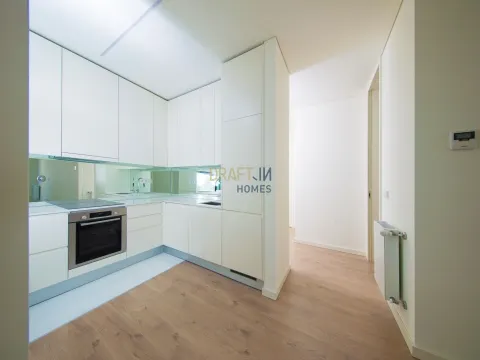 Apartamento T2 de Arquitetura Contemporânea no Coração de Leiria
